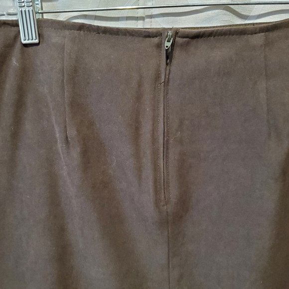 Soft Olive Skirt - Size 11 - Picture 4 of 5